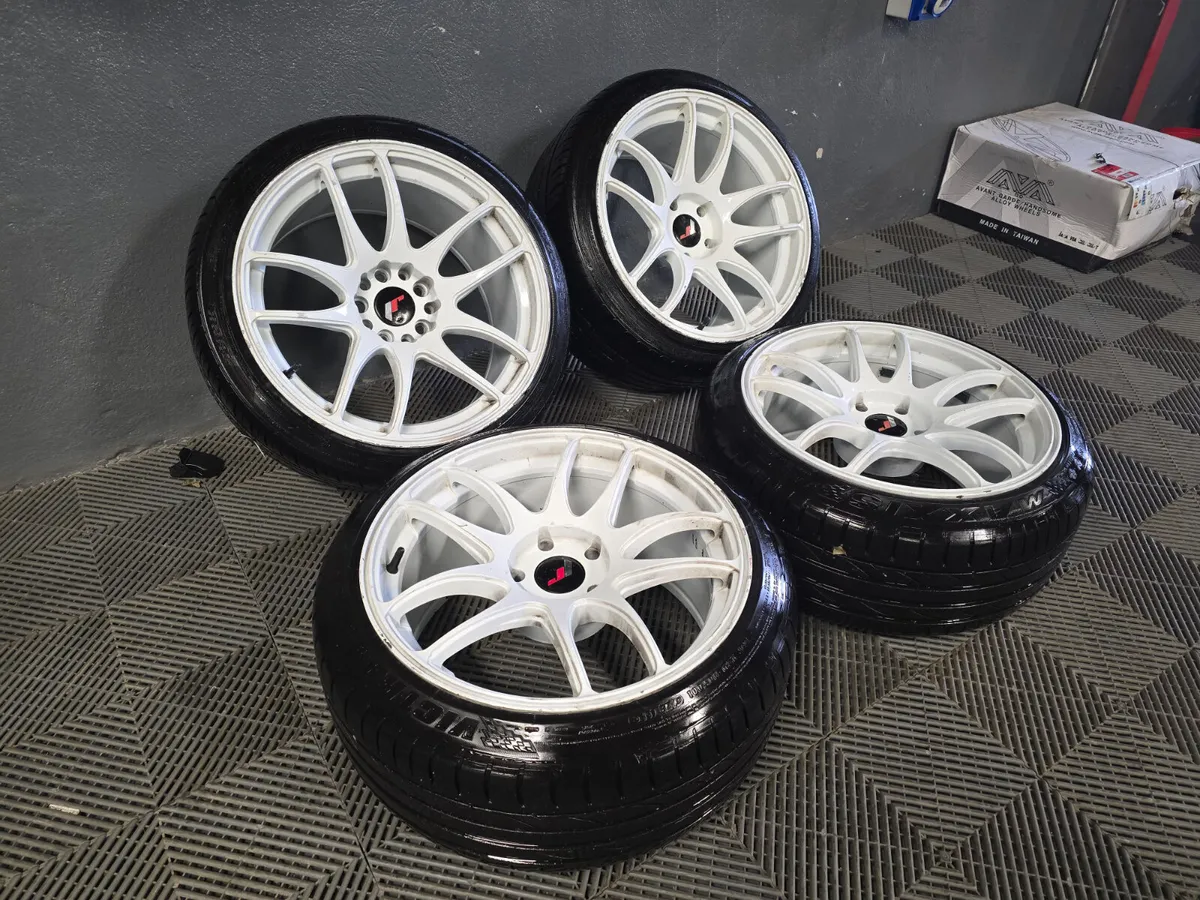 18" Japan Racing JR-29 5x114.3 - Image 1