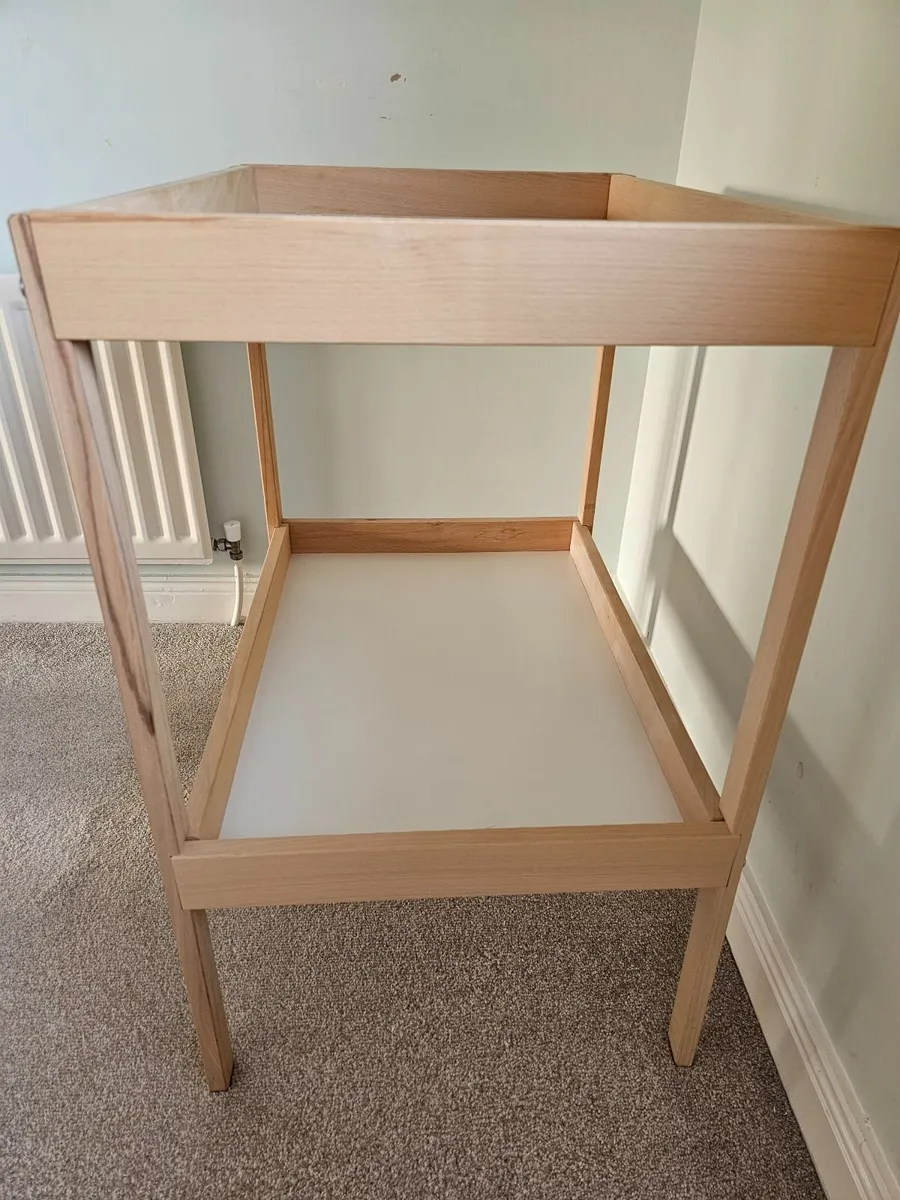 Changing table - Image 3