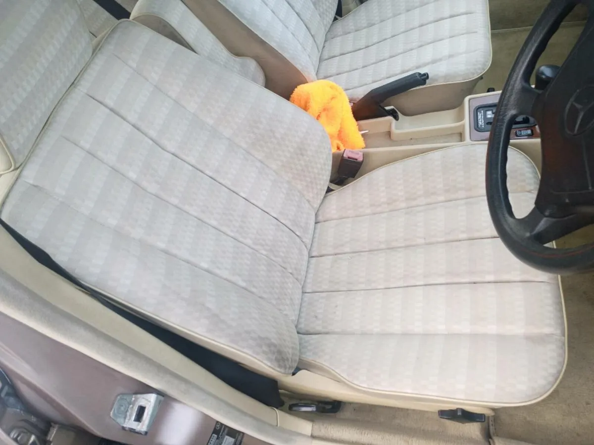 Mercedes Benz 190 e  auto - Image 3