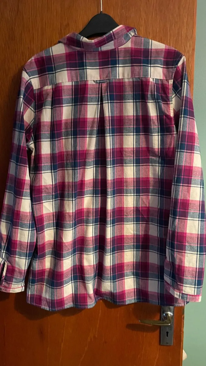 Womens shirt 16 - Image 2