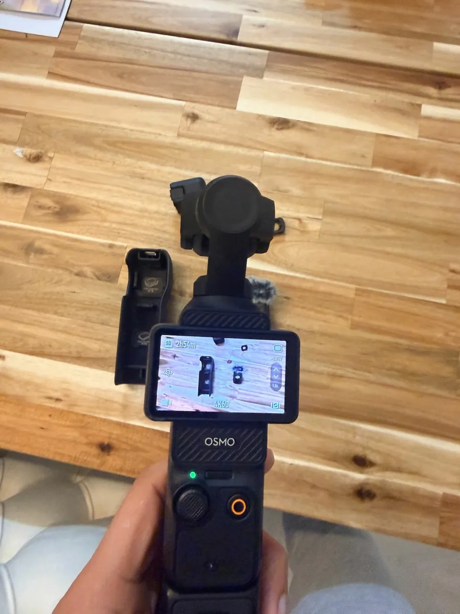 DJI Pocket 3 Creator Combo Vlogging camera - Image 2