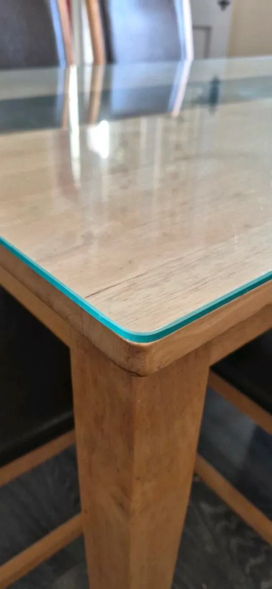 Dining table and chairs - Image 3