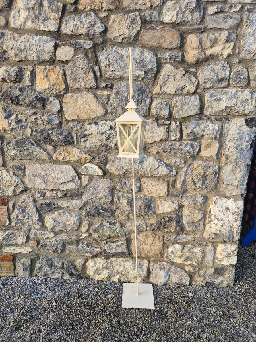 Lantern and stand - Image 3