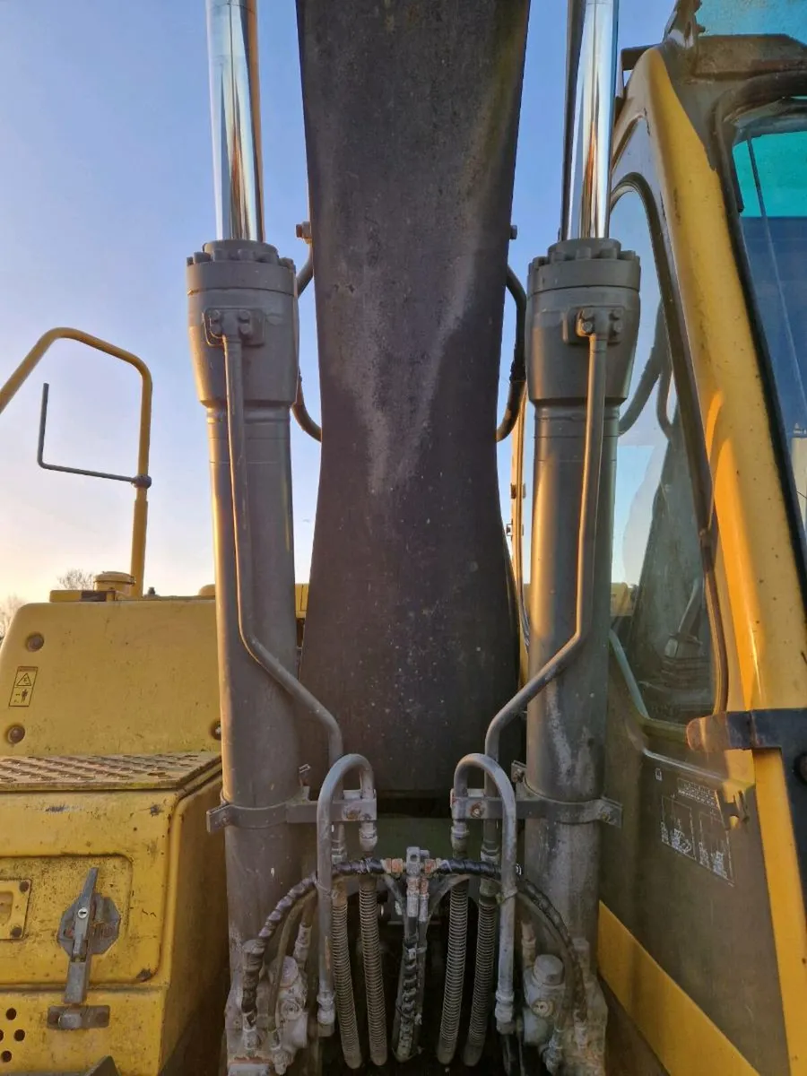 Volvo EC140BLC - Image 3