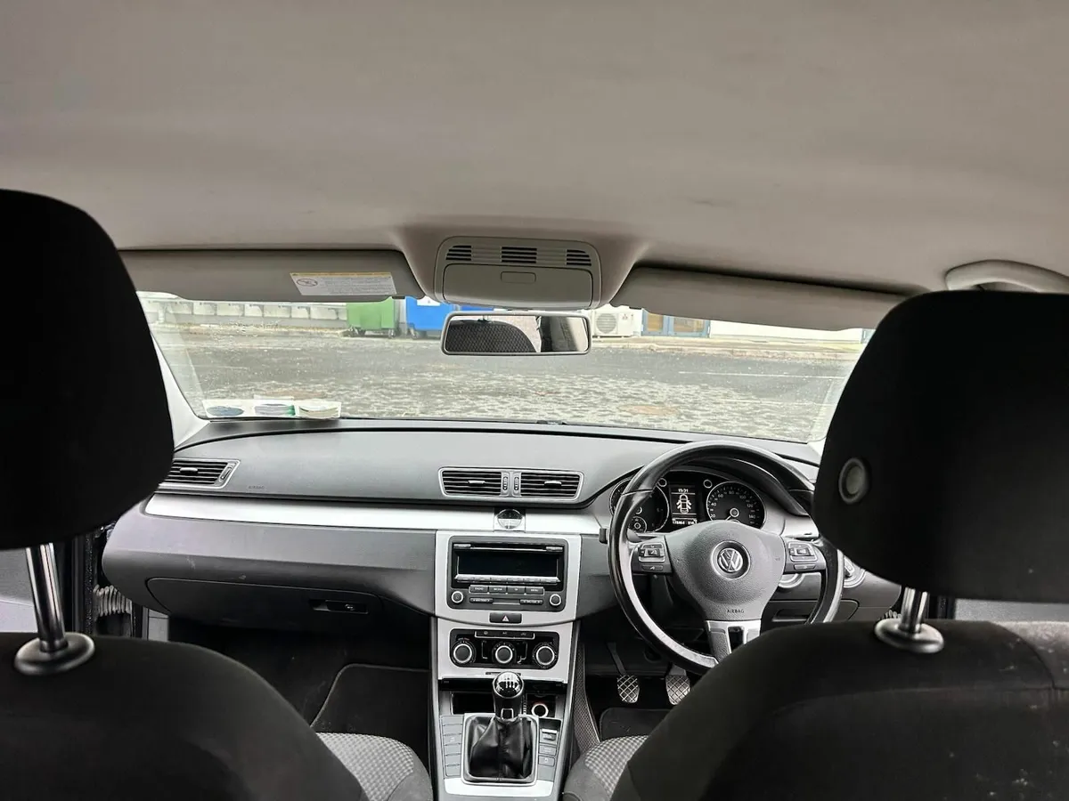 Volkswagen Passat 2013 | LOW MILEAGE - Image 2