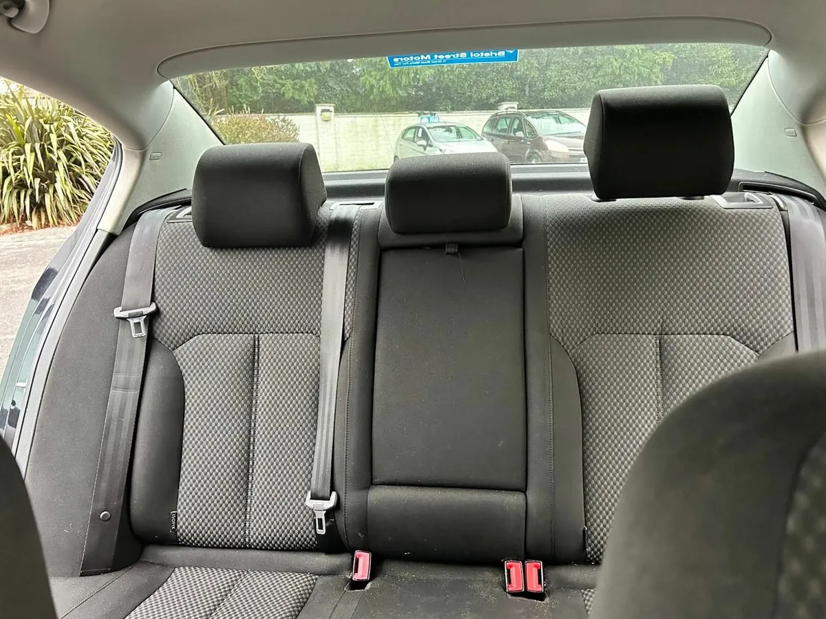 Volkswagen Passat 2013 | LOW MILEAGE - Image 3