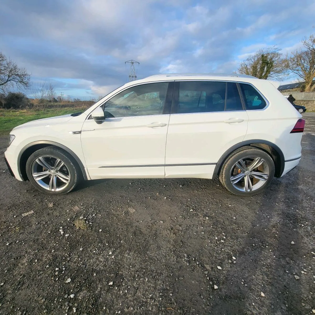 162 VW Tiguan 2.0 TDI 150BHP R-line - Image 4