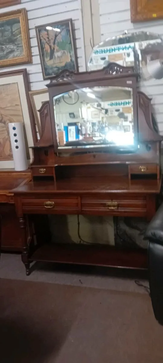 Mahogany Arts And Crafts Style Dressing Table - Image 1