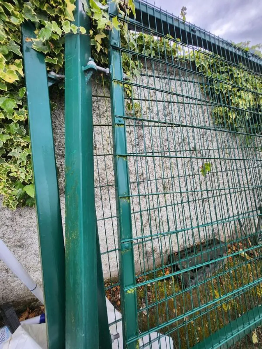 Metal Gates - Image 4