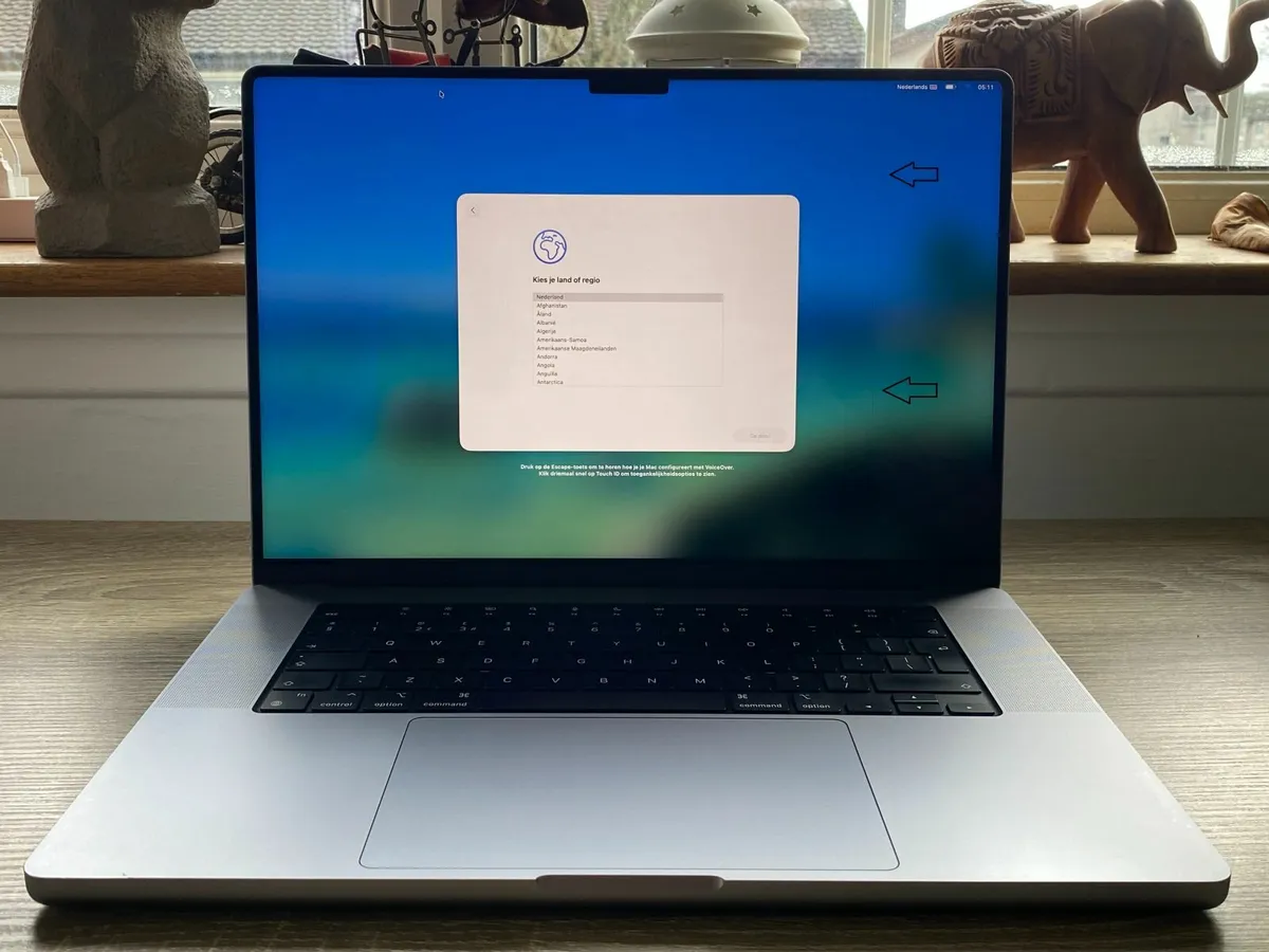 MacBook Pro 16" 2021 M1 Pro | 16GB | 512GB - Image 1