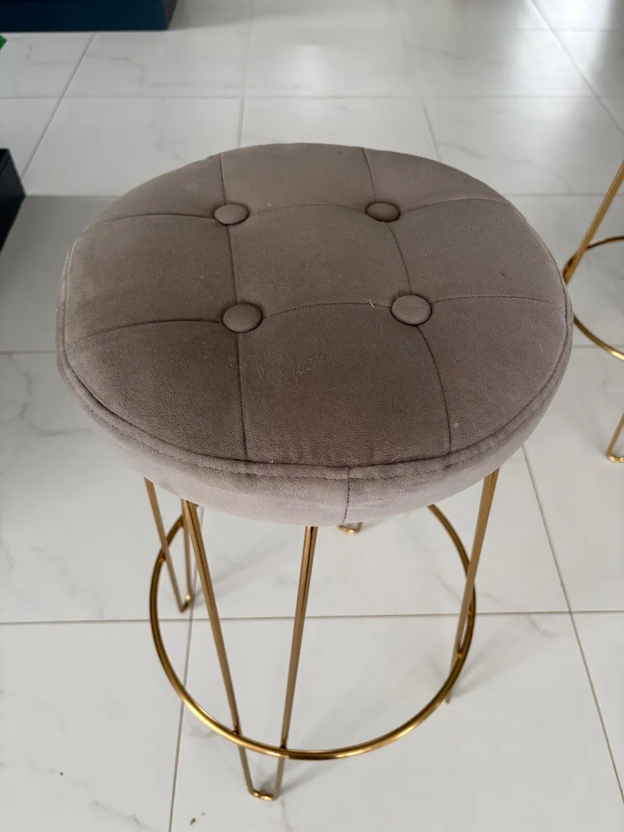 Bar stools x 4 - Image 1
