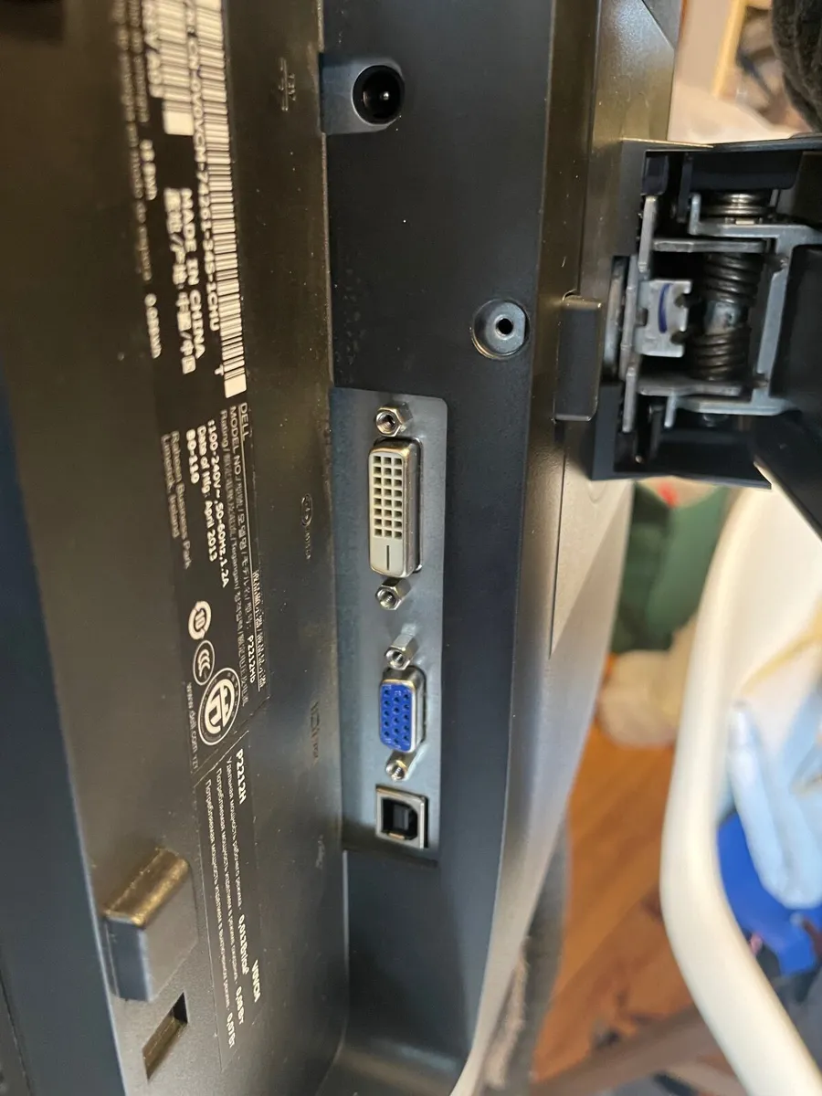 2× Dell P2212H Monitors – €30 (pair) - Image 2