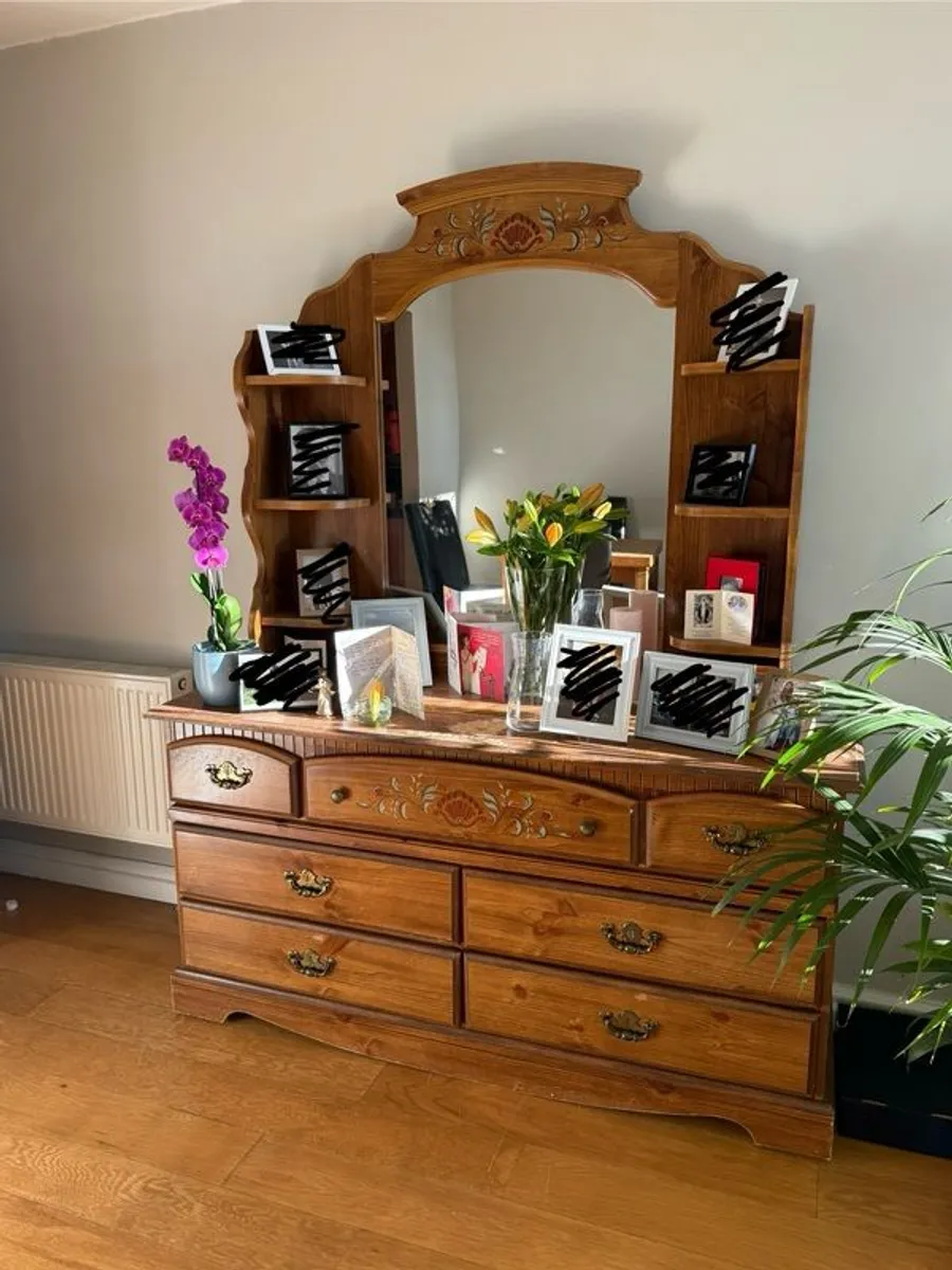 Antique statement dresser - Image 1