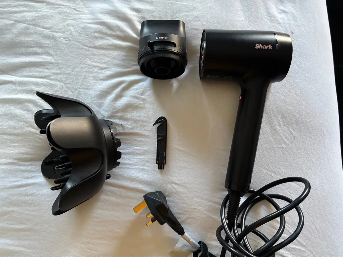 Shark Style iQ Hair Dryer in excellent condition - Image 1