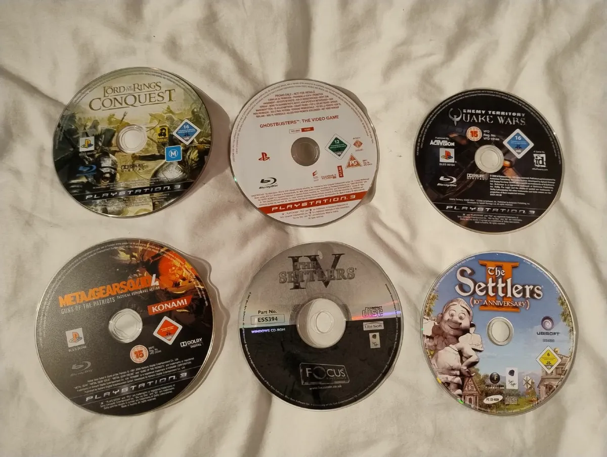 DVDs, CDs and games package - Image 4