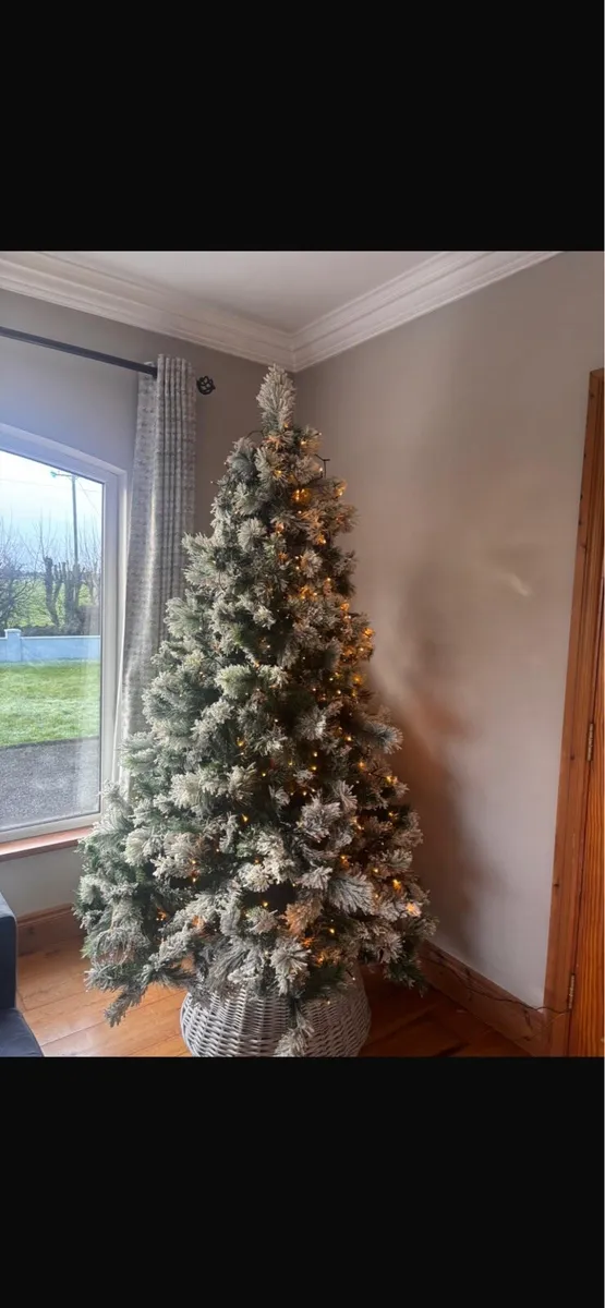 Christmas tree - Image 1