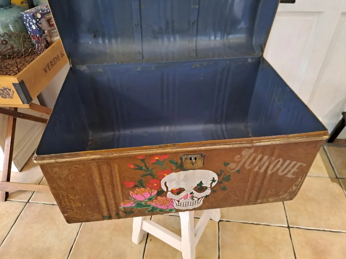 1940s, 50s metal storage trunk - Image 2