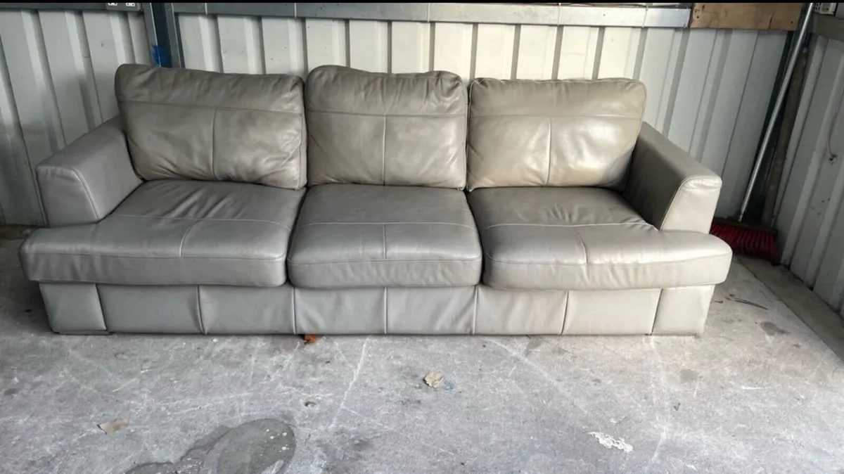 3 seater leather sofa - Image 2