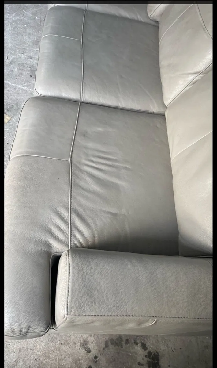 3 seater leather sofa - Image 3