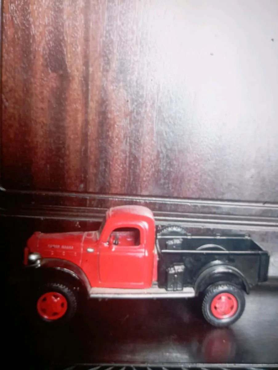 VINTAGE 1938 DODGE 1-25 SCALE DIE-CAST MODLE TRUCK - Image 1