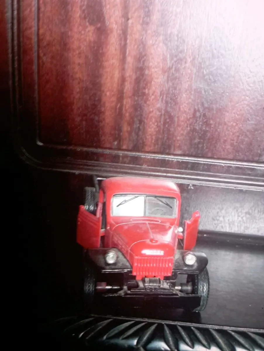 VINTAGE 1938 DODGE 1-25 SCALE DIE-CAST MODLE TRUCK - Image 4