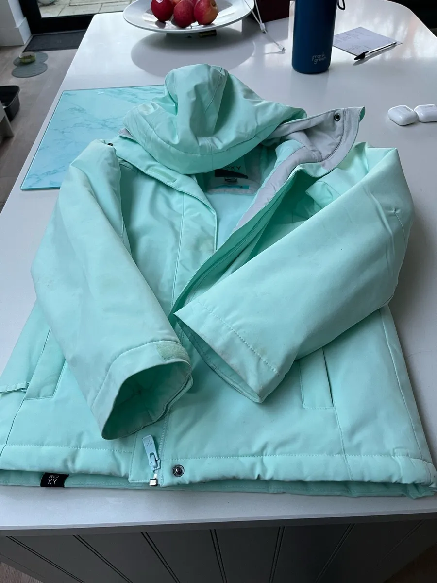 Roxy Girl Ski Jacket Age 14 - Image 1