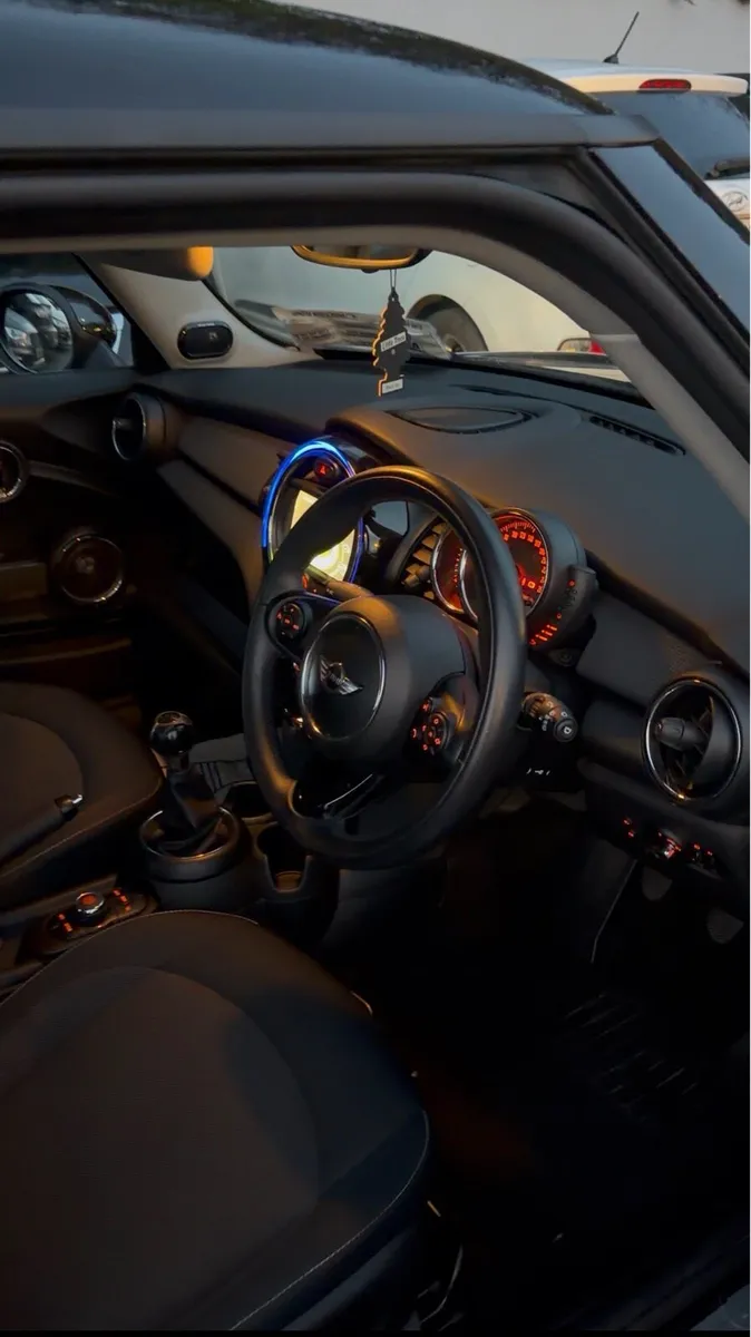 2015 Mini Cooper 1.5 Petrol (136bhp) - Image 4