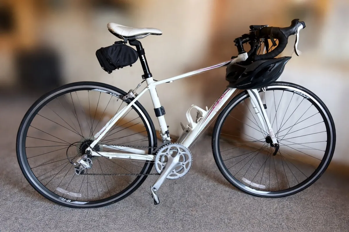 Giant Road Bike – Shimano Tiagra – Needs Service