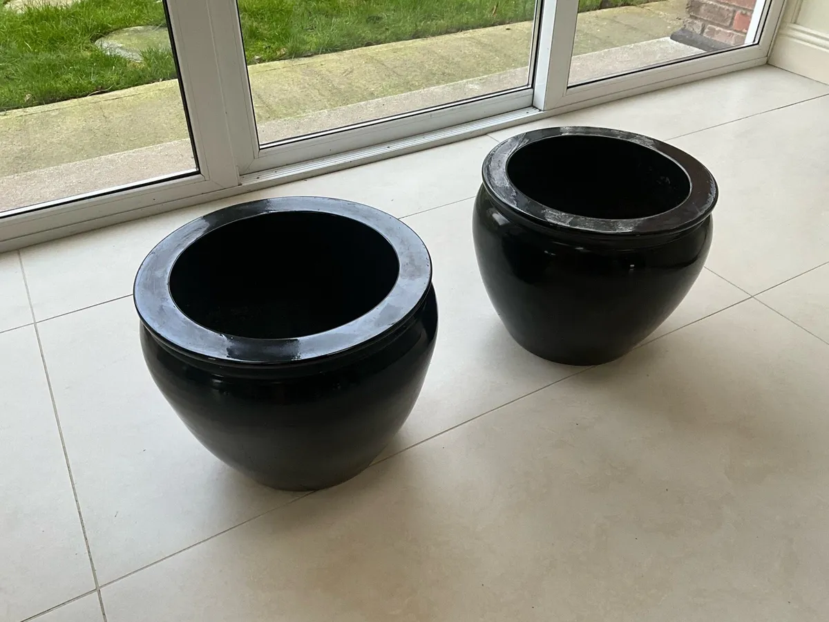 Black planters - Image 2