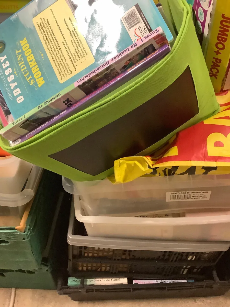 Boxes of books - Image 2