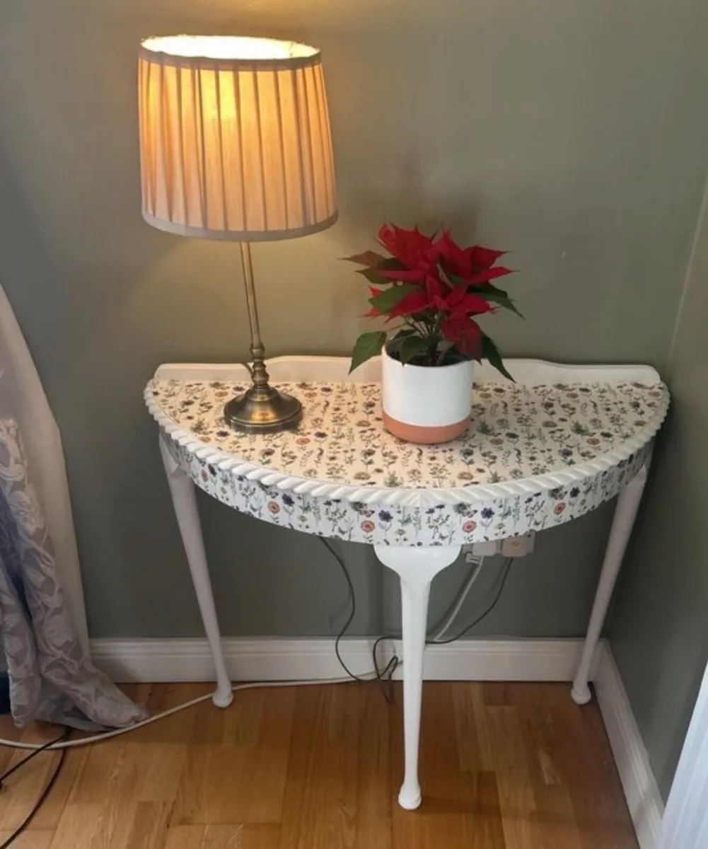 Floral half moon table - Image 1