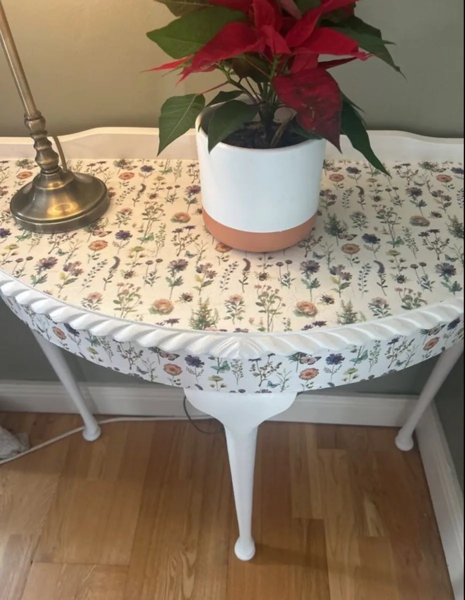 Floral half moon table - Image 2