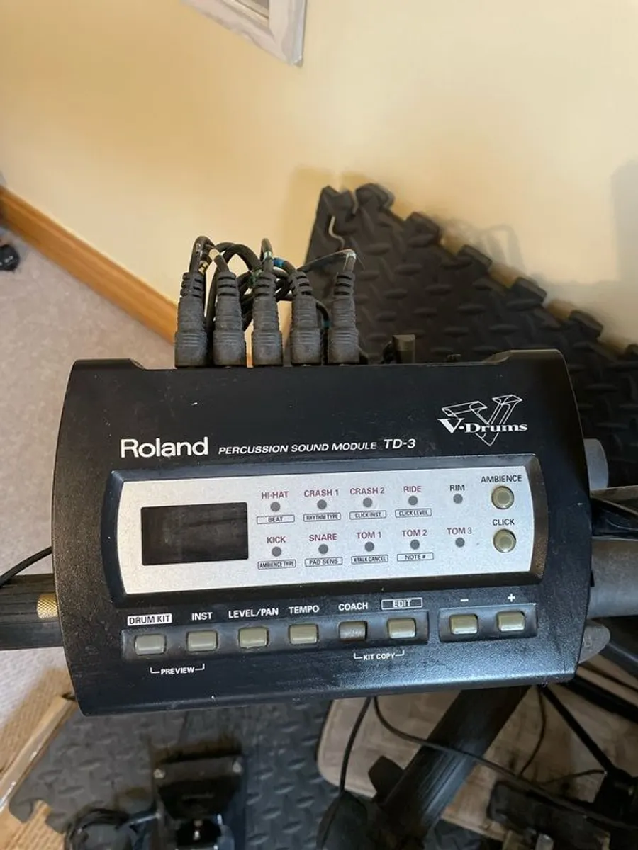 Roland TD-3 - Eletronic Drum - With Drum Stools, Kick Pedal and 1 pair of Sticks - Image 3