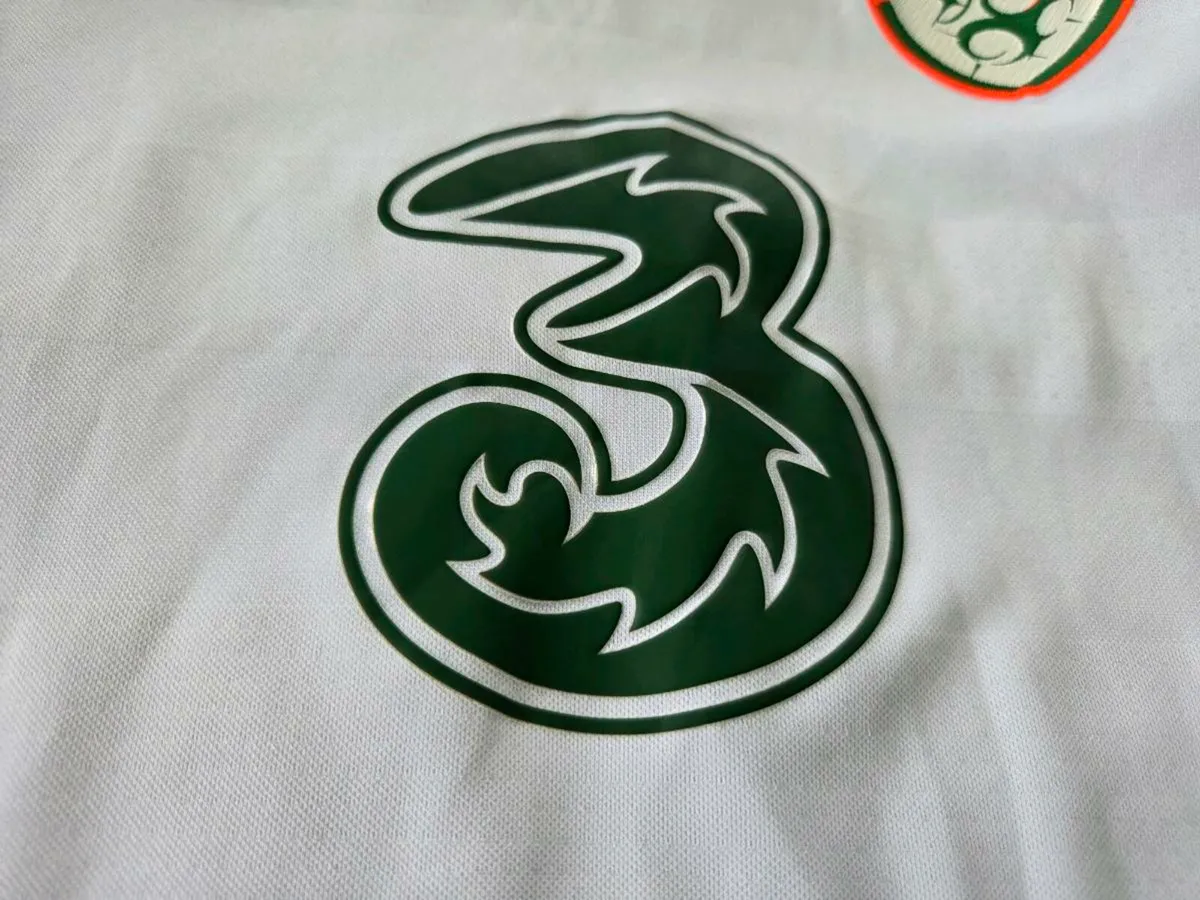 Ireland Football Away Jersey 2017 to 2018 Shirt - Image 3