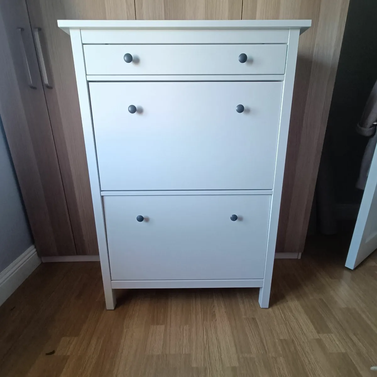 Multi-functional shoe cabinet - Image 1