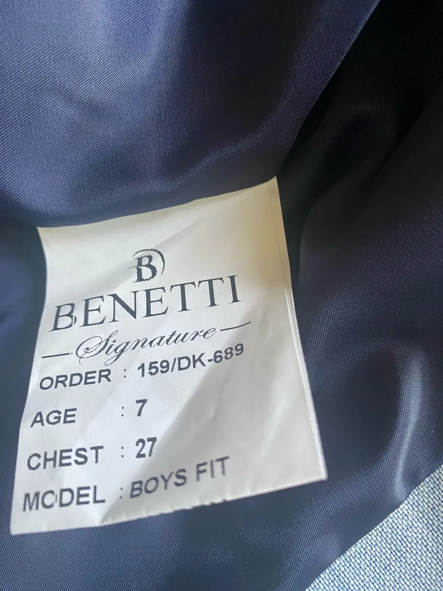 Boys Benetti communion suit - Image 4