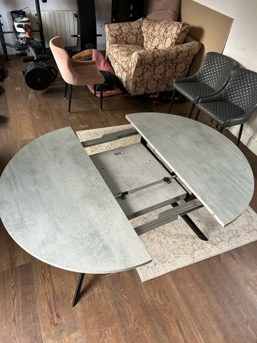 Giove extendable table and 4 Ottawa chairs all from EZ Living: Mint Condition - Image 4