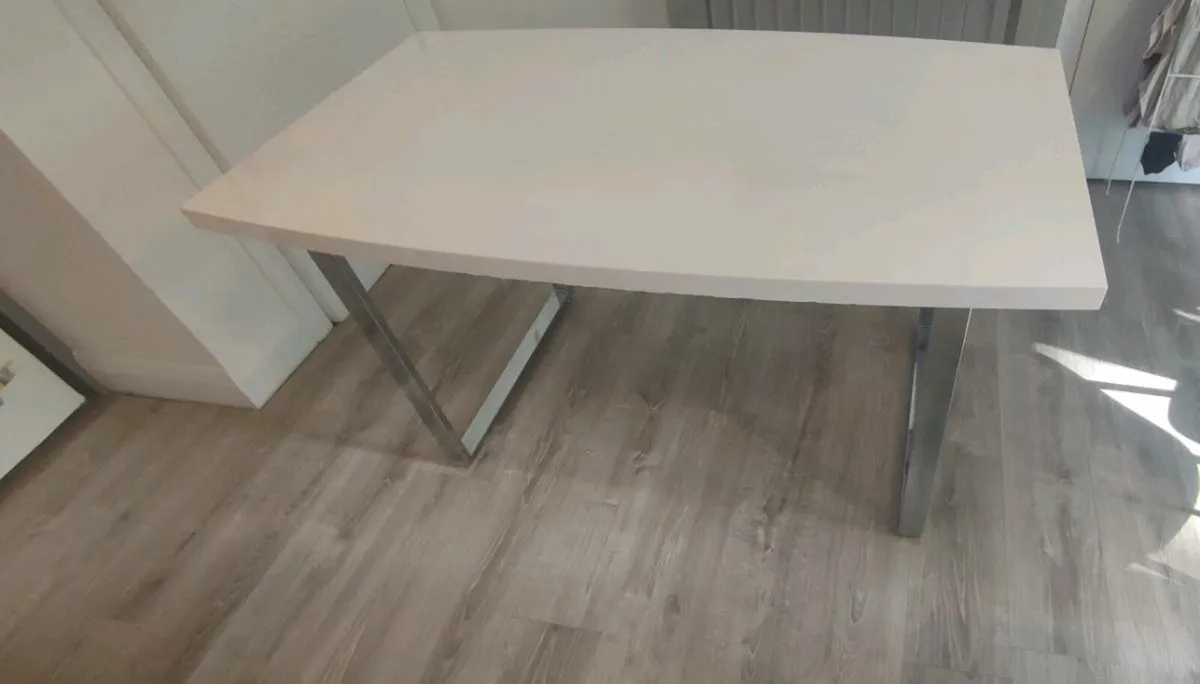 Dining chairs and table - Image 4