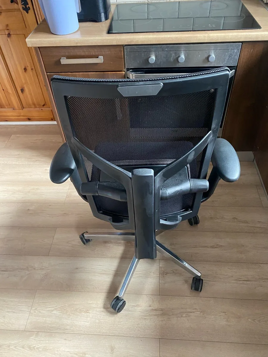 Office chair - Image 3