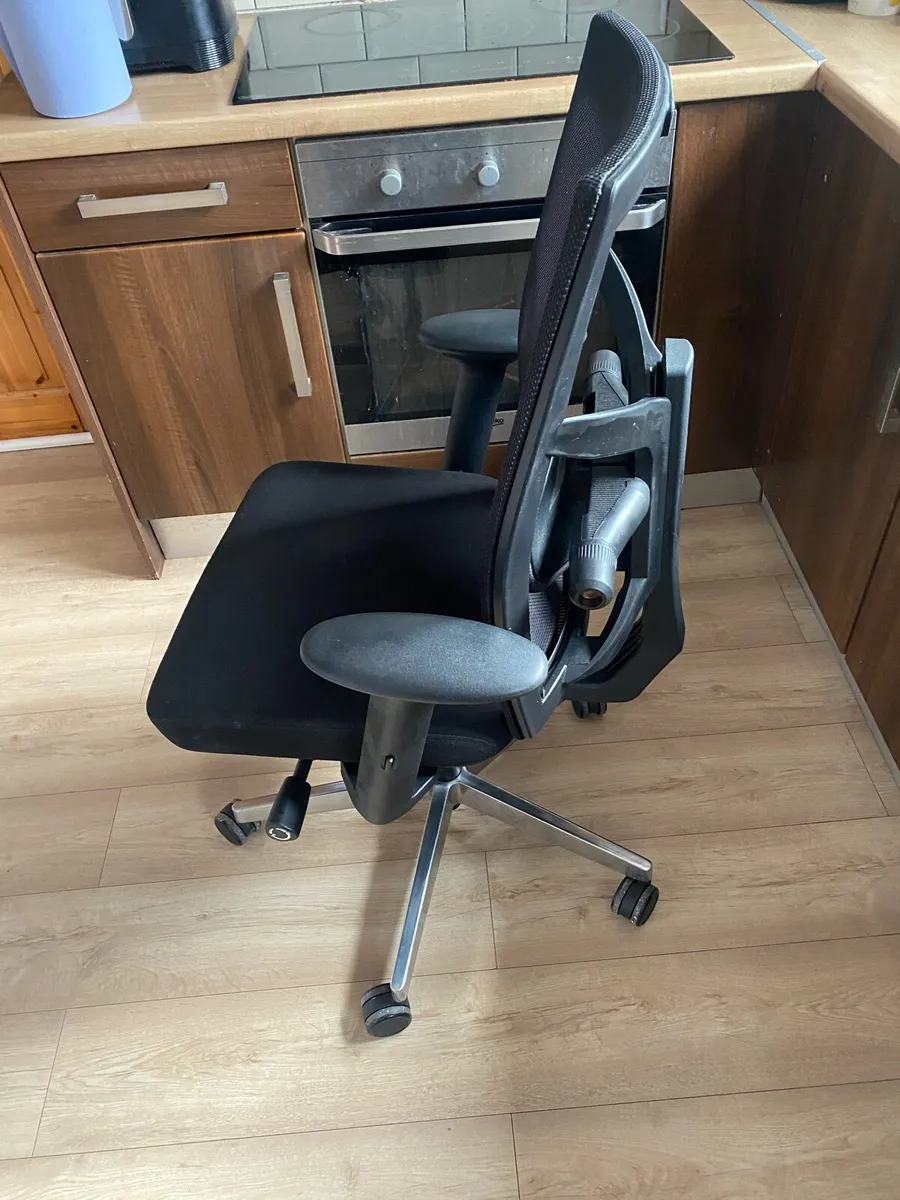 Office chair - Image 4