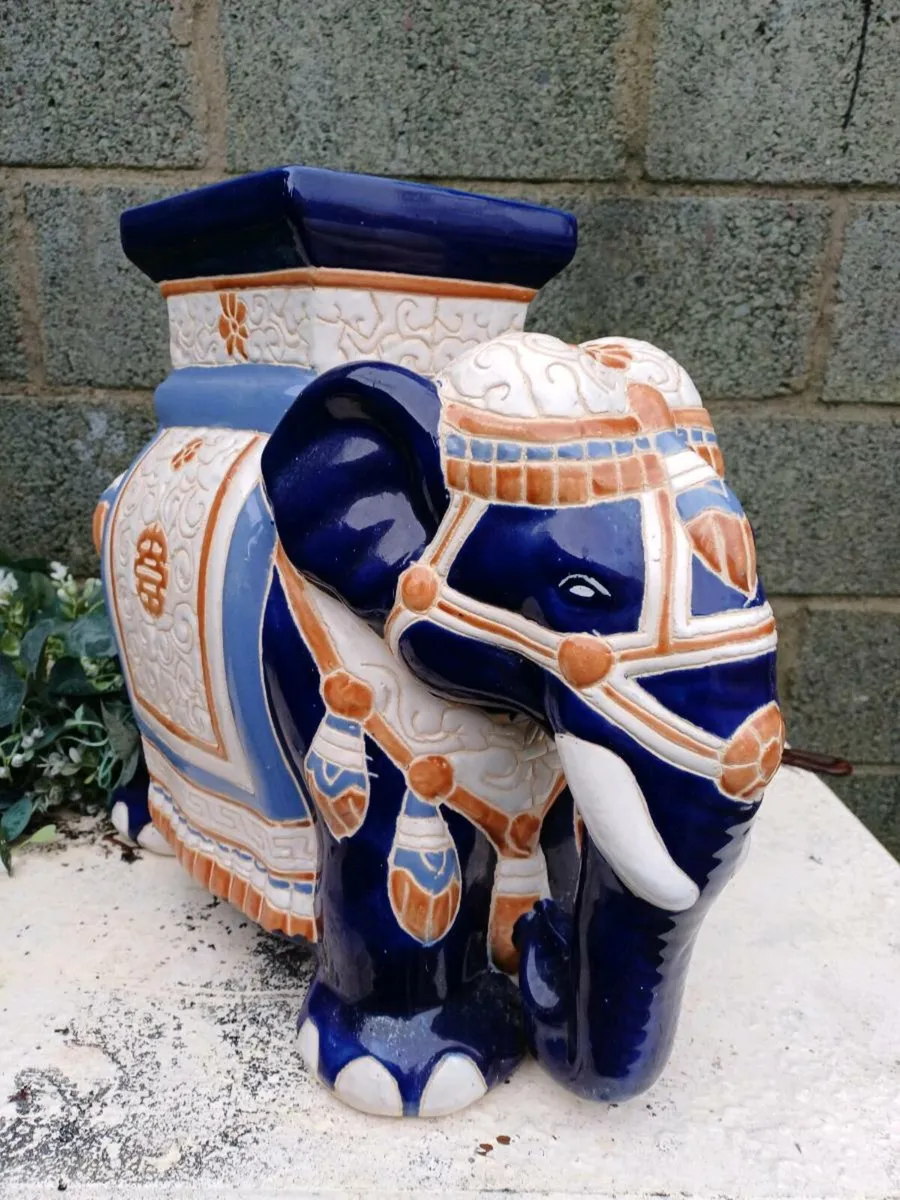 1970s Ceramic Elephant Plant Stand - Image 2