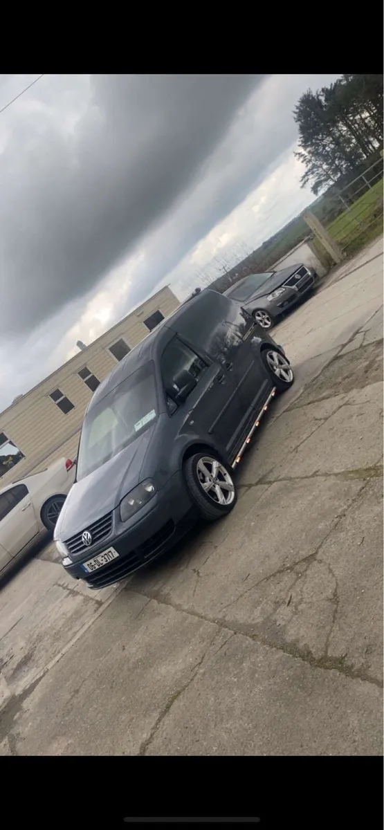 VW Caddy 1.9 - Image 2
