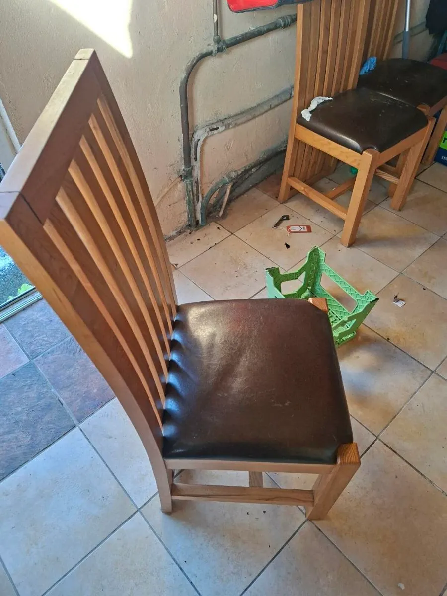 Kitchen Table and chairs - Image 3