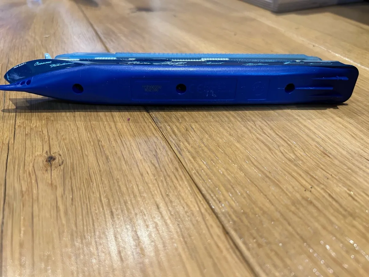 Toy Cruise Ship Siku - Image 2