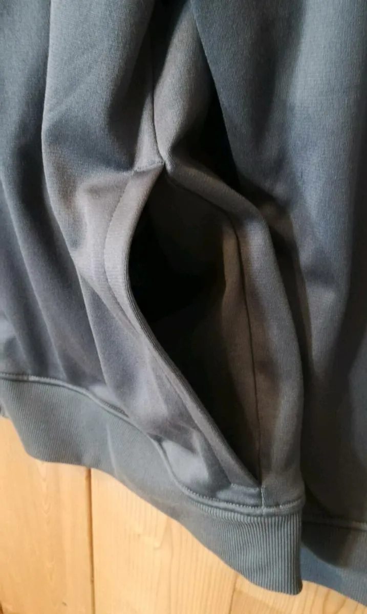 Under Armour Youth XL long sleeve zip up hoodie - Image 4