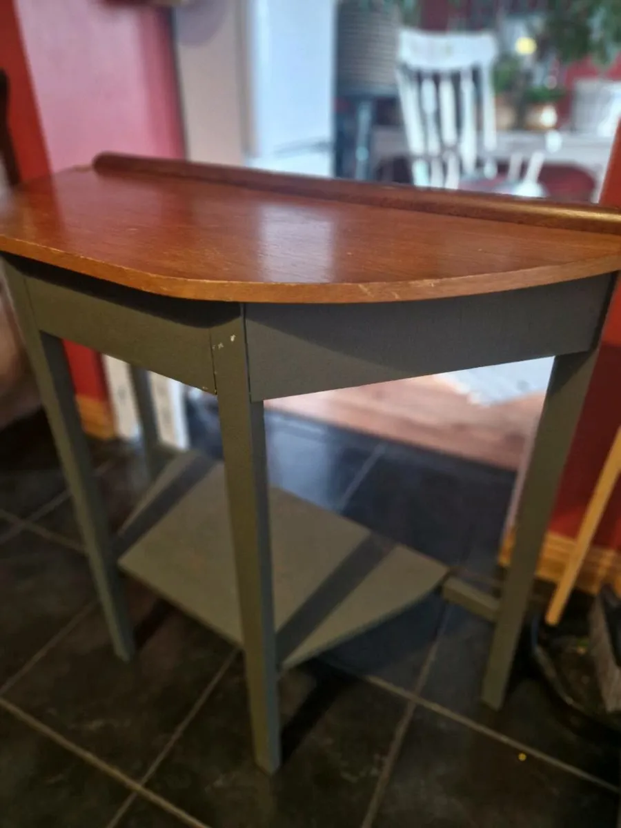 Half moon vintage table - Image 1