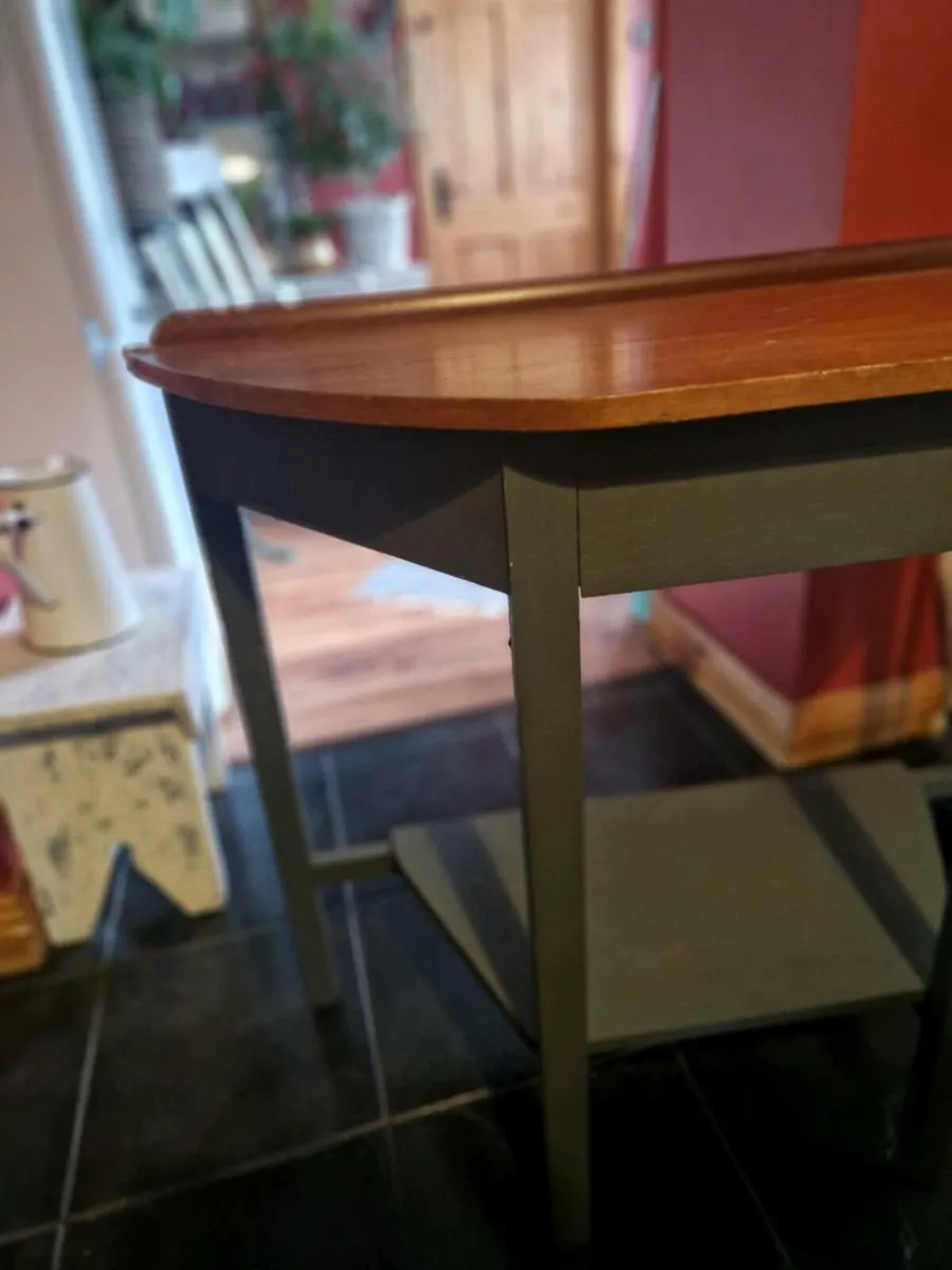 Half moon vintage table - Image 2