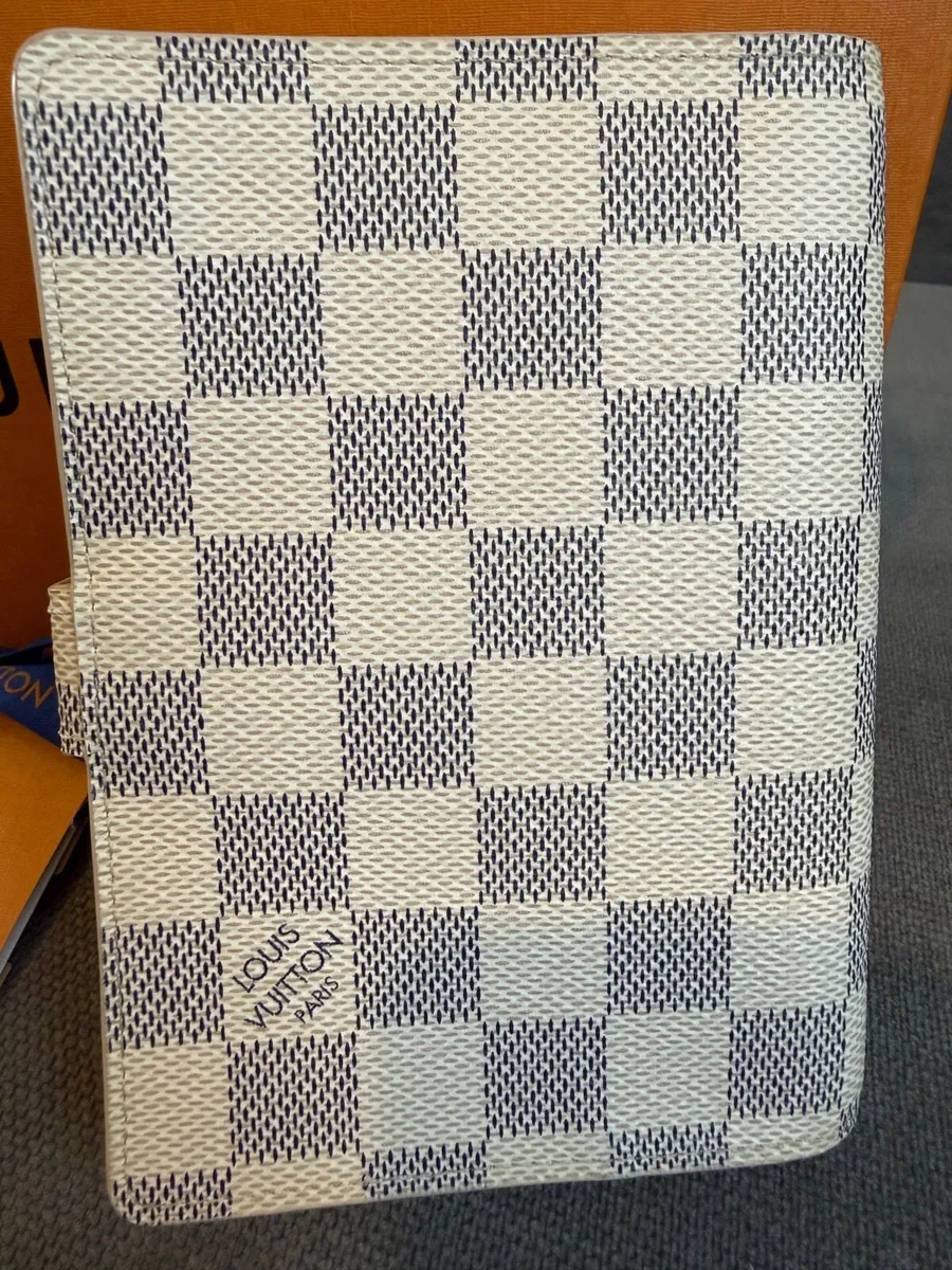 Louis Vuitton Small Agenda - Image 4