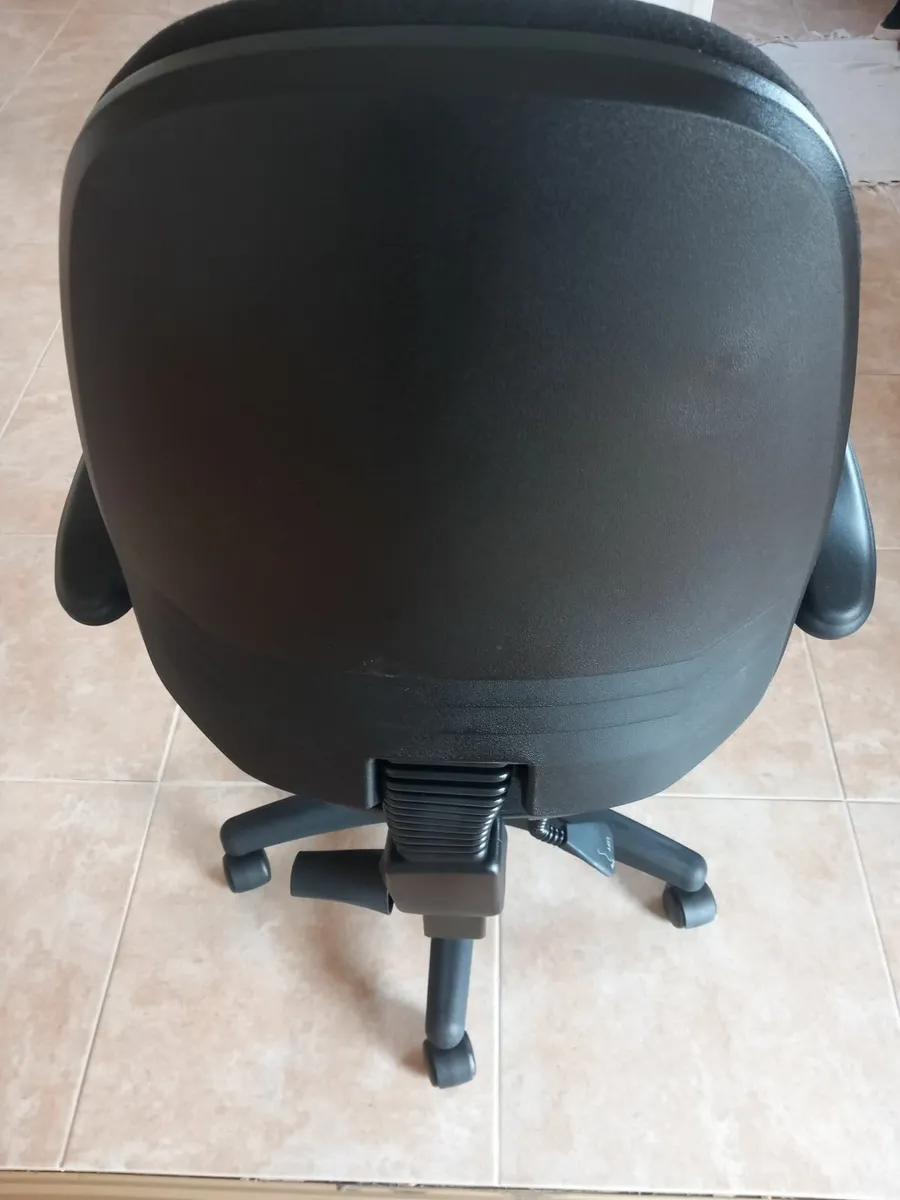 Office chair - Image 2
