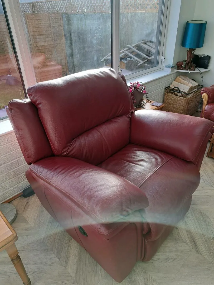 Leather Electric Recling Armchair - Image 2